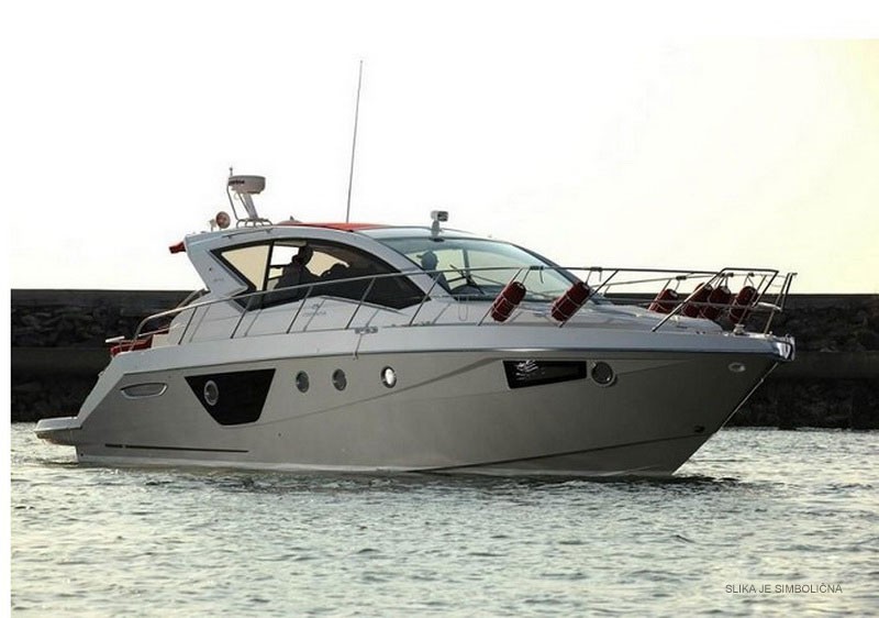 renat-a-boat-Cranchi-M44-HTpowerboat01