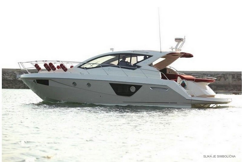 renat-a-boat-Cranchi-M44-HTpowerboat02